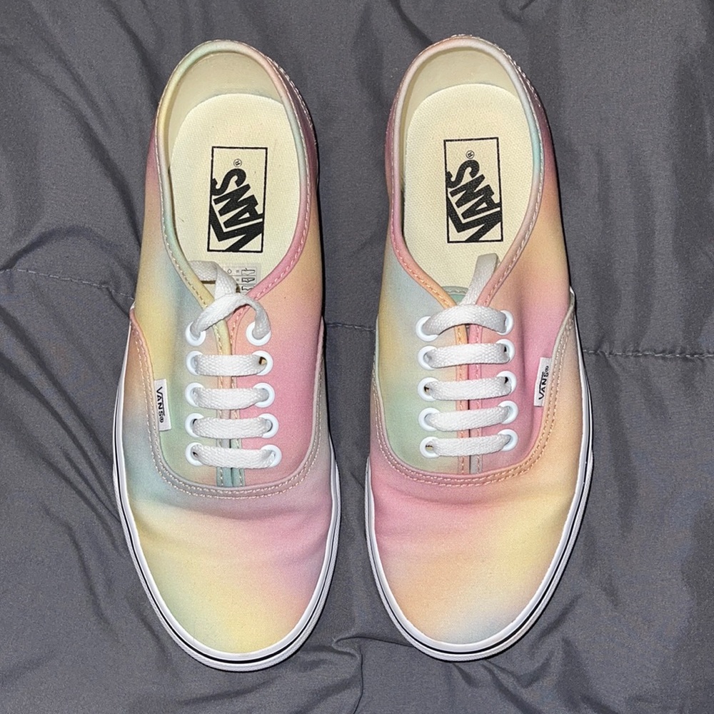 BRAND NEW Vans. Womens size 8. Mens 6.5